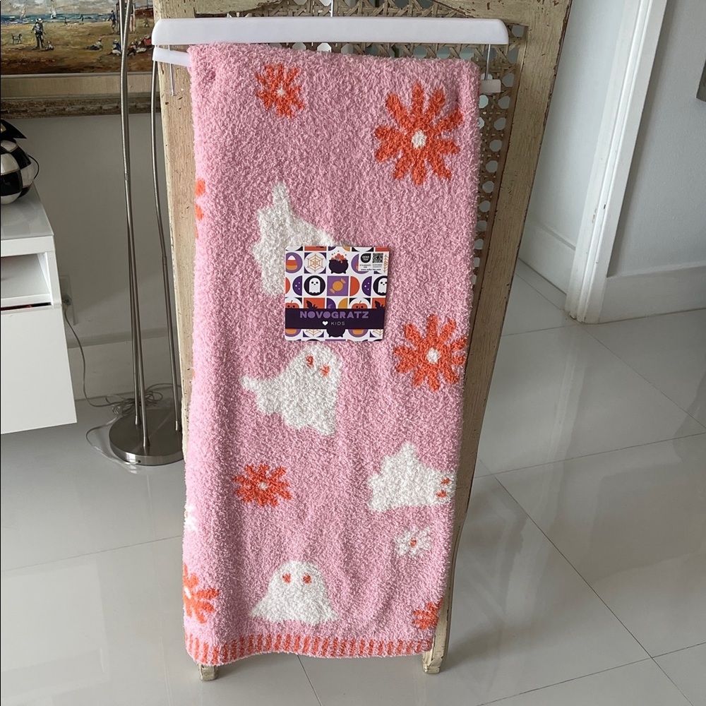 Novogratz Halloween Pink/White/Orange Ghost and Flower Decorative Throw Blanket